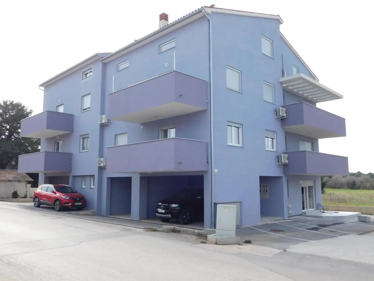 Ella Apartment Pula 0*,